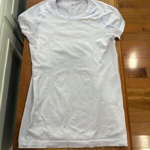 Lululemon swiftly tech short sleeve